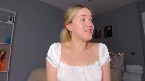 Snapshot of aluntick chatting on 02/28/25, 05:15 Amelia NEXT STREAM online show from 02/28/25, 05:15