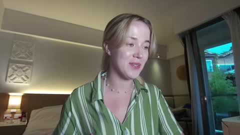 Snapshot of aluntick chatting on 09/27/25, 10:20 Amelia NEXT STREAM online show from 09/27/25, 10:20