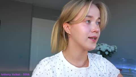 Snapshot of aluntick chatting on 10/08/25, 01:53 Amelia NEXT STREAM online show from 10/08/25, 01:53