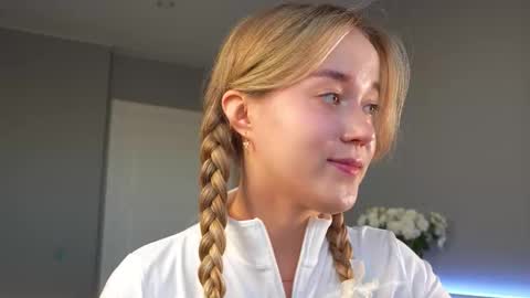 Snapshot of aluntick chatting on 10/17/25, 02:08 Amelia NEXT STREAM online show from 10/17/25, 02:08