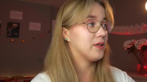 Snapshot of aluntick chatting on 11/09/25, 01:42 Amelia NEXT STREAM online show from 11/09/25, 01:42