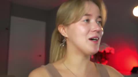 Snapshot of aluntick chatting on 11/23/25, 01:44 Amelia NEXT STREAM online show from 11/23/25, 01:44