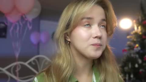 Snapshot of aluntick chatting on 12/21/25, 01:40 Amelia NEXT STREAM online show from 12/21/25, 01:40