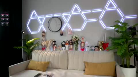 Alvuwka online show from 10/08/25, 08:01