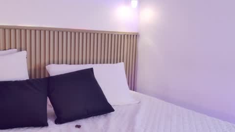 Snapshot of aly_leee chatting on 03/26/26, 06:02 aly_leee online show from 03/26/26, 06:02