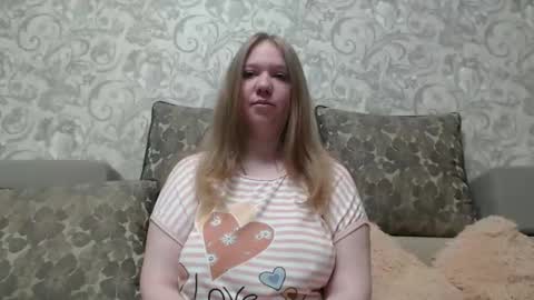 alya764770 online show from 04/22/26, 12:02