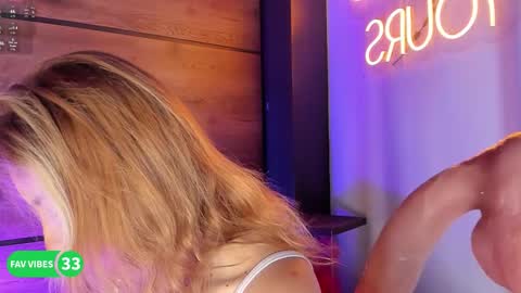 Alya online show from 11/28/25, 11:13