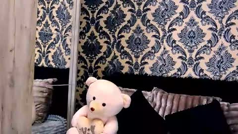 aly online show from 12/22/24, 08:38