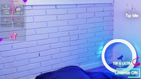 Snapshot of alys_molly chatting on 12/23/24, 02:50 sopie online show from 12/23/24, 02:50