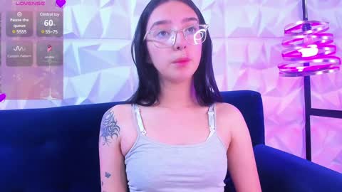 Snapshot of alys_molly chatting on 12/24/24, 11:06 sopie online show from 12/24/24, 11:06