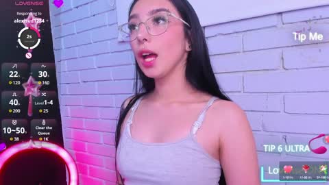 Snapshot of alys_molly chatting on 12/24/24, 05:13 sopie online show from 12/24/24, 05:13