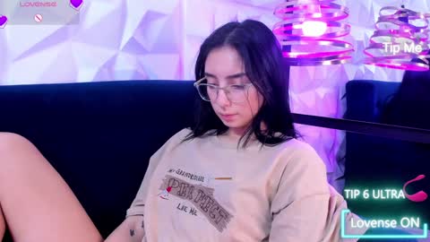 Snapshot of alys_molly chatting on 12/27/24, 05:16 sopie online show from 12/27/24, 05:16