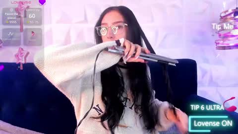 Snapshot of alys_molly chatting on 01/09/25, 11:03 sopie online show from 01/09/25, 11:03