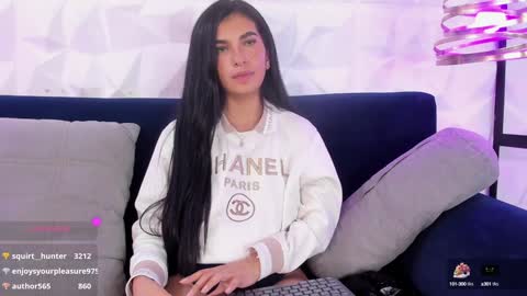 Snapshot of alys_molly chatting on 02/08/25, 09:13 sopie online show from 02/08/25, 09:13