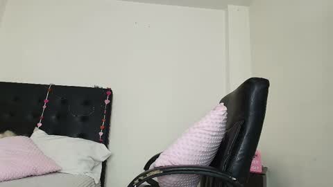 Isabella online show from 02/10/25, 10:51