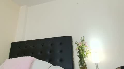 Isabella online show from 03/08/25, 10:56