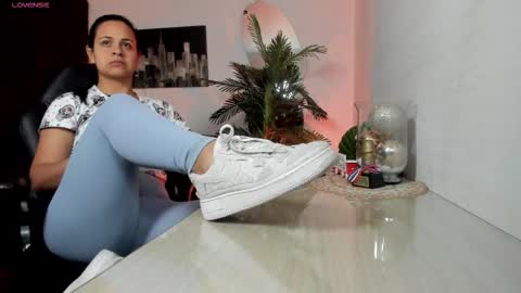 anny online show from 12/14/25, 11:53