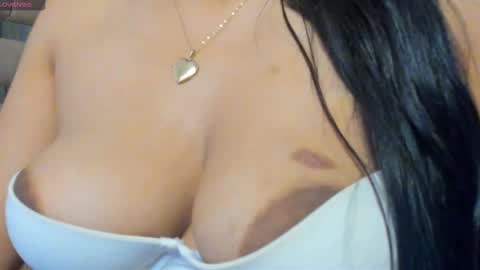 Snapshot of amaia_mendoza chatting on 02/11/25, 05:40 Amaia Mendoza online show from 02/11/25, 05:40