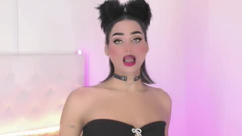 amal_baddel_ online show from 12/23/25, 05:27