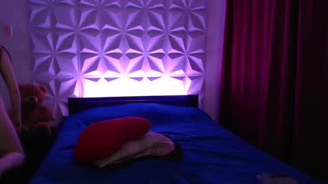 Amalett online show from 10/21/25, 12:33