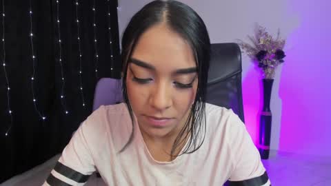 Snapshot of amalia_cruss chatting on 12/14/24, 03:29 Amalia cruss online show from 12/14/24, 03:29