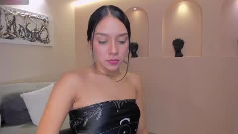 Amalia cruss online show from 03/18/26, 09:51