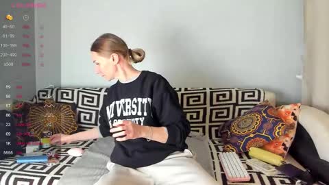 Amalia online show from 12/21/25, 11:06