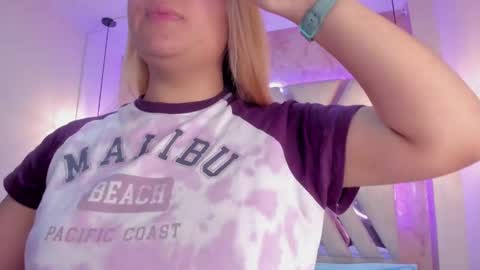 Amalia Im Back See you soon this January 7 at 10 pm Colombia time online show from 02/22/25, 02:50