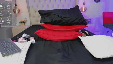 amanda29_ online show from 12/05/25, 08:38