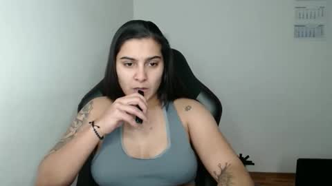 The queen of the biceps  online show from 02/02/26, 04:17