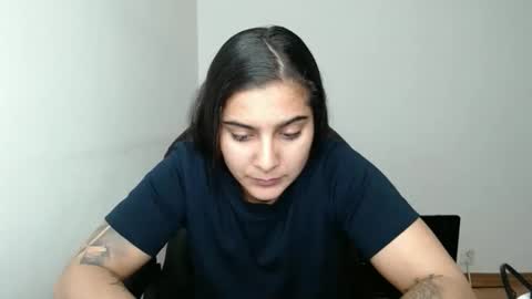 The queen of the biceps  online show from 04/17/26, 09:51