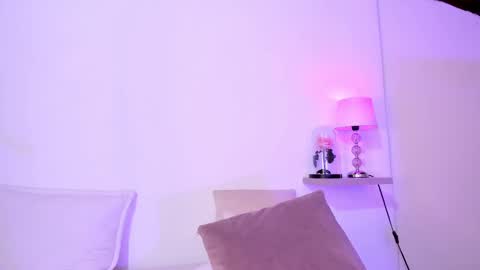 Snapshot of amanda_26 chatting on 03/04/25, 07:19 Luisa online show from 03/04/25, 07:19