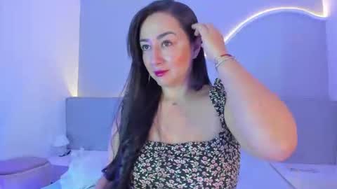 amanda_benz_ online show from 07/06/26, 11:07