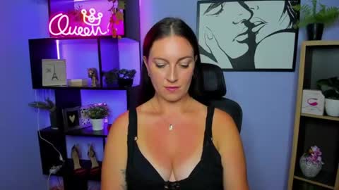 Snapshot of amanda_burn chatting on 06/11/26, 01:53 Amanda online show from 06/11/26, 01:53