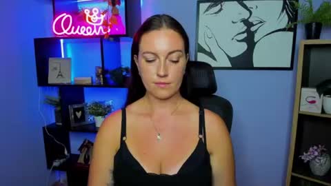 Snapshot of amanda_burn chatting on 06/15/26, 01:24 Amanda online show from 06/15/26, 01:24