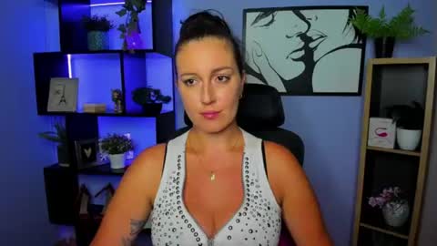 Snapshot of amanda_burn chatting on 07/21/26, 02:08 Amanda online show from 07/21/26, 02:08