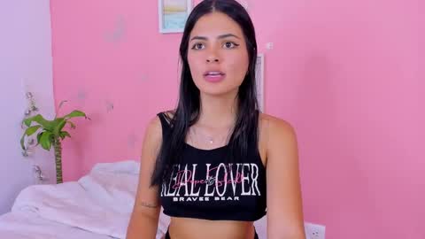 Snapshot of amanda_lorense chatting on 01/29/25, 07:25 Thalia online show from 01/29/25, 07:25