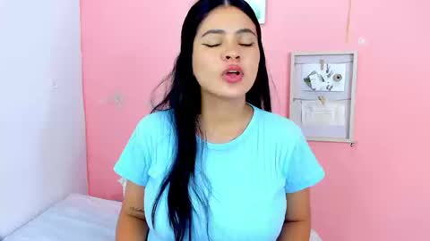 Snapshot of amanda_lorense chatting on 10/24/25, 04:20 Thalia online show from 10/24/25, 04:20