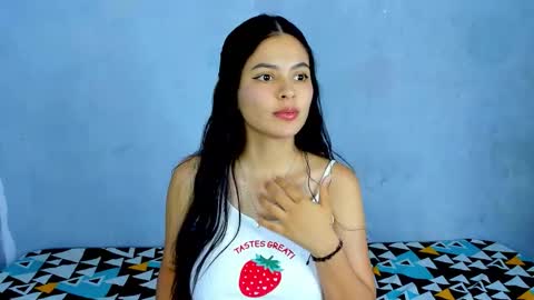 Snapshot of amanda_lorense chatting on 02/12/26, 04:18 Thalia online show from 02/12/26, 04:18