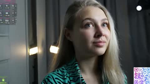 Snapshot of amanda_sayhey chatting on 11/02/25, 05:15 online show from 11/02/25, 05:15