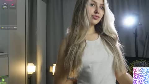 Snapshot of amanda_sayhey chatting on 11/07/25, 07:47 online show from 11/07/25, 07:47