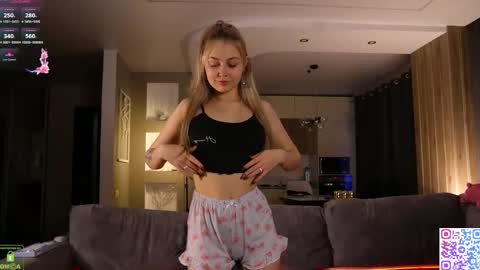 Snapshot of amanda_sayhey chatting on 02/08/26, 03:54 online show from 02/08/26, 03:54