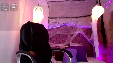 amara_davis1 online show from 10/17/25, 04:26