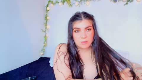Amara Vega  online show from 05/13/26, 03:53