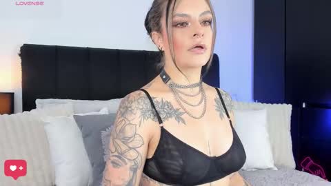 Snapshot of amarae chatting on 02/01/26, 09:35 Amara online show from 02/01/26, 09:35