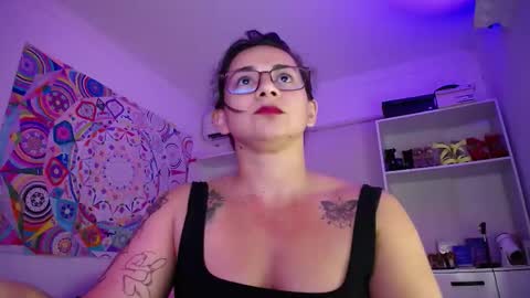 Snapshot of amarantha666 chatting on 10/21/25, 11:27 Susan online show from 10/21/25, 11:27