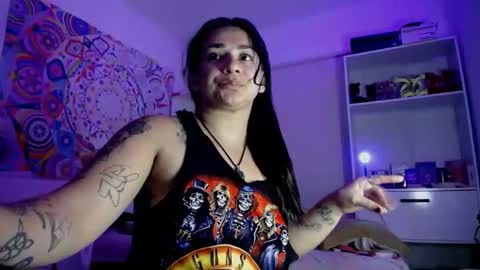 Snapshot of amarantha666 chatting on 11/15/25, 09:43 Susan online show from 11/15/25, 09:43