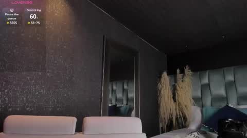 Emily online show from 03/10/25, 11:53