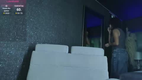 Emily online show from 10/01/25, 10:43