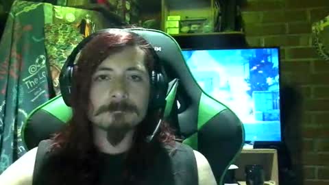 Snapshot of amaru_bf_experience chatting on 11/13/25, 01:37 Amaru online show from 11/13/25, 01:37
